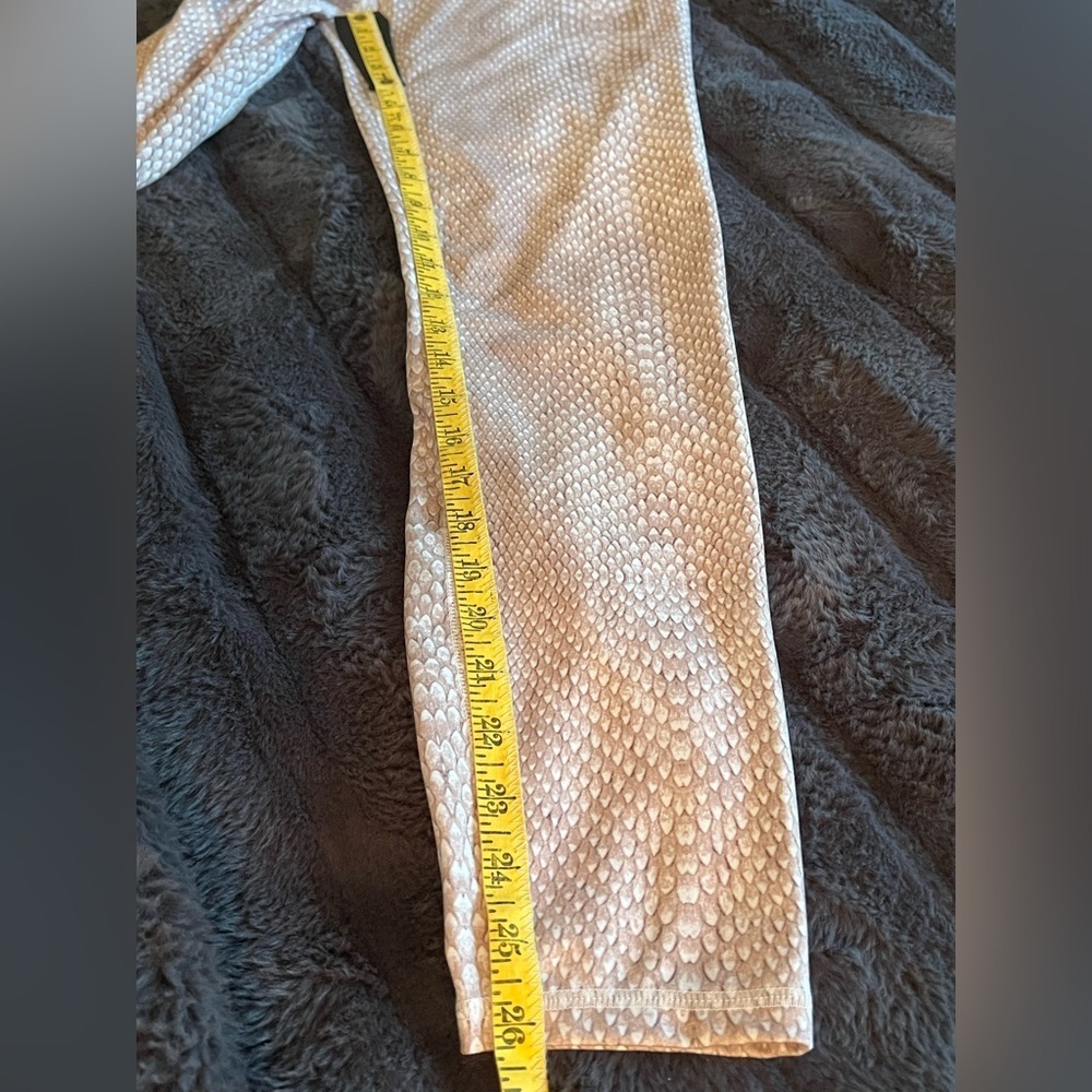 Varley Biona High Rise Legging size M EUC - Picture 11 of 11